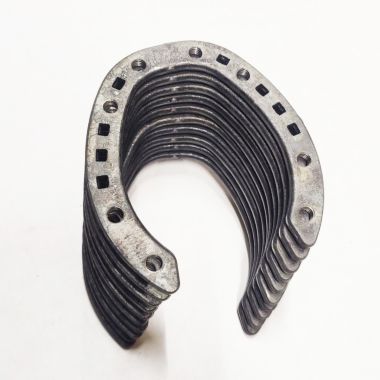 Mustad takakenkä 16x6 mm 8xM8 10kpl nippu