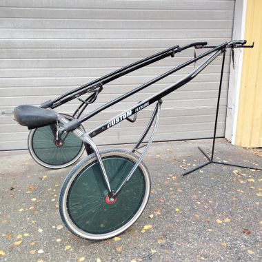 Käytetty Custom Flexure kilpakärry