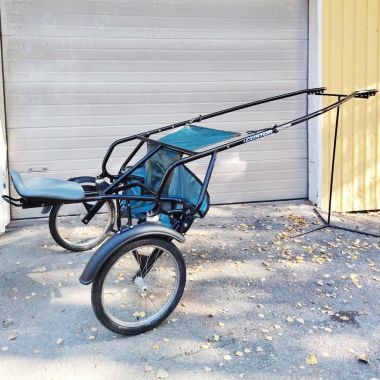 Uudestaan maalattu Custom Roadster hiittikärry